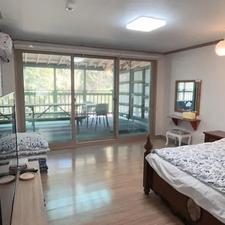 Bellus-Rose Pension Gyeongju Exterior photo