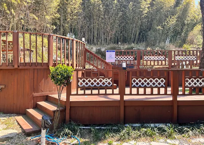 Bellus-Rose Pension Gyeongju